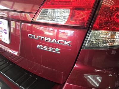 2011 Subaru Outback 2.5i Premium 4DR WAGON AWD   - Photo 28 - Hamilton, OH 45015
