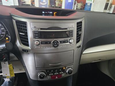 2011 Subaru Outback 2.5i Premium 4DR WAGON AWD   - Photo 22 - Hamilton, OH 45015