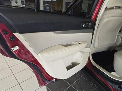 2011 Subaru Outback 2.5i Premium 4DR WAGON AWD   - Photo 10 - Hamilton, OH 45015