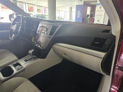 2011 Subaru Outback 2.5i Premium 4DR WAGON AWD   - Photo 13 - Hamilton, OH 45015