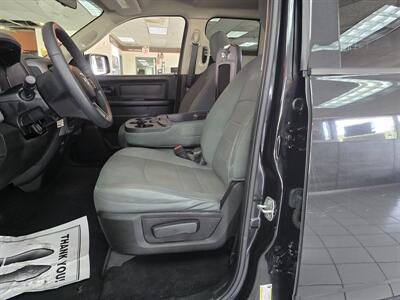 2019 RAM 1500 Classic Express 4DR QUAD CAB 4X4   - Photo 10 - Hamilton, OH 45015
