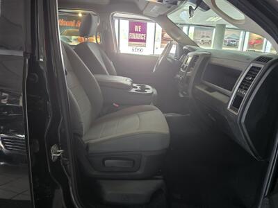 2019 RAM 1500 Classic Express 4DR QUAD CAB 4X4   - Photo 15 - Hamilton, OH 45015