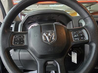2019 RAM 1500 Classic Express 4DR QUAD CAB 4X4   - Photo 25 - Hamilton, OH 45015