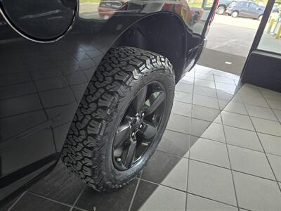 2019 RAM 1500 Classic Express 4DR QUAD CAB 4X4   - Photo 33 - Hamilton, OH 45015