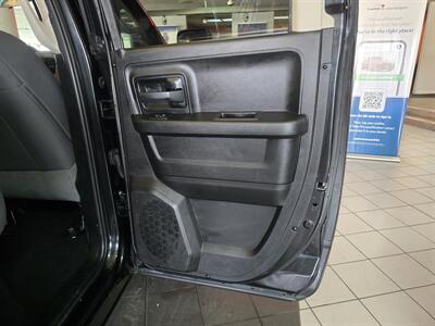 2019 RAM 1500 Classic Express 4DR QUAD CAB 4X4   - Photo 16 - Hamilton, OH 45015