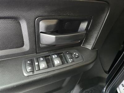 2019 RAM 1500 Classic Express 4DR QUAD CAB 4X4   - Photo 18 - Hamilton, OH 45015