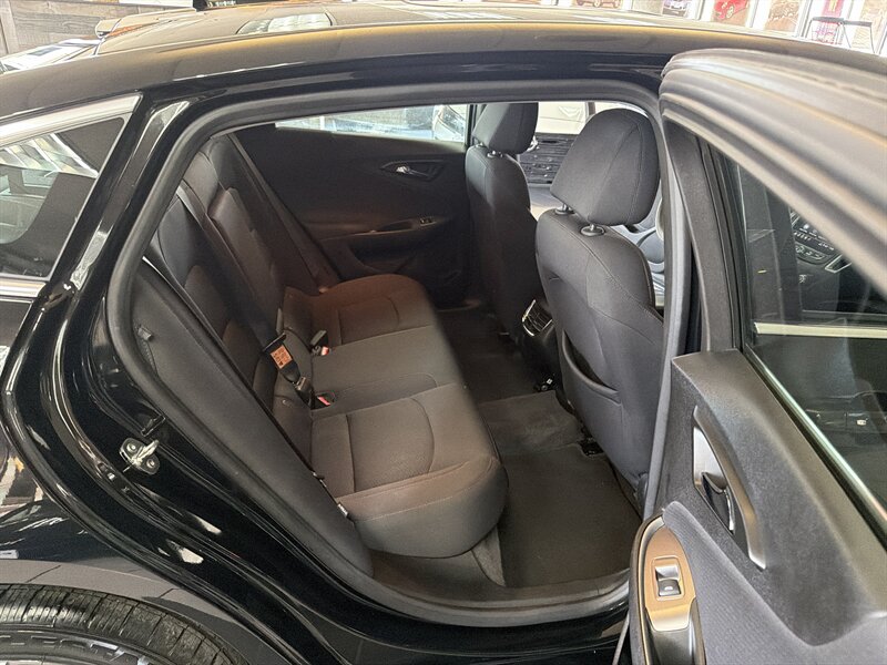 2023 Chevrolet Malibu LT 4DR SEDAN - Photo 18 - Hamilton, OH 45015