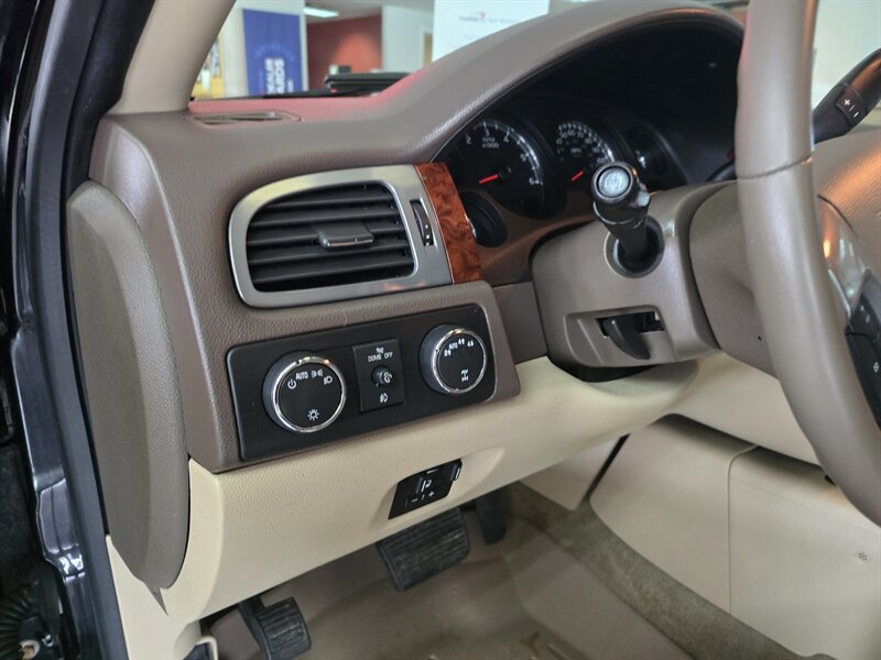 2014 Chevrolet Suburban LS 4DR SUV 4X4 - Photo 24 - Hamilton, OH 45015