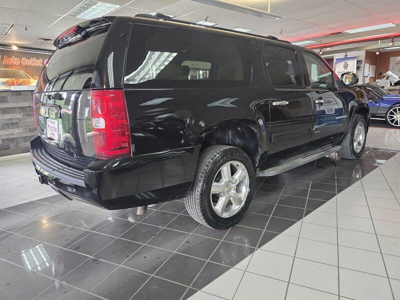 2014 Chevrolet Suburban LS 4DR SUV 4X4 - Photo 4 - Hamilton, OH 45015