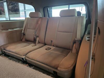 2014 Chevrolet Suburban LS 4DR SUV 4X4 - Photo 13 - Hamilton, OH 45015