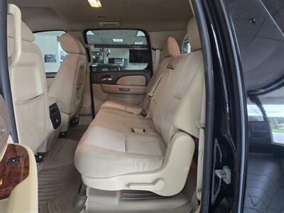 2014 Chevrolet Suburban LS 4DR SUV 4X4 - Photo 12 - Hamilton, OH 45015