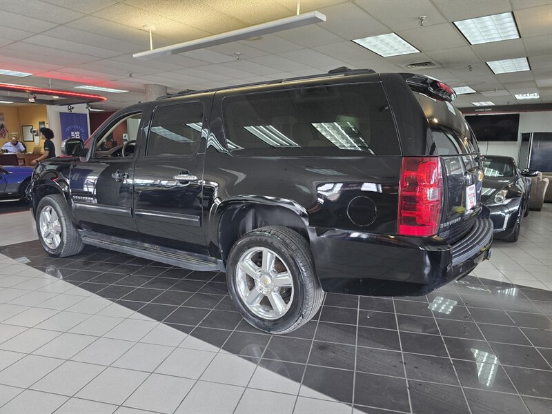 2014 Chevrolet Suburban LS 4DR SUV 4X4 - Photo 6 - Hamilton, OH 45015