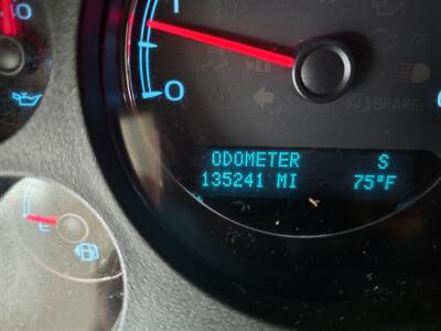 2014 Chevrolet Suburban LS 4DR SUV 4X4 - Photo 27 - Hamilton, OH 45015