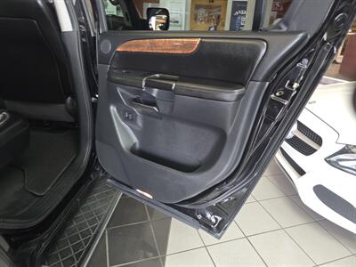 2013 Nissan Armada SV 4DR SUV 4WD   - Photo 16 - Hamilton, OH 45015