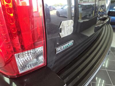 2011 Cadillac Escalade Luxury Collection 4DR SUV AWD   - Photo 37 - Hamilton, OH 45015