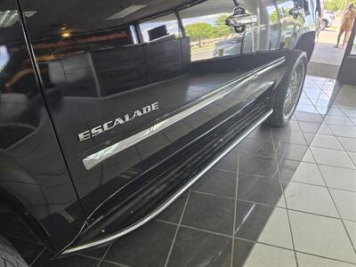2011 Cadillac Escalade Luxury Collection 4DR SUV AWD   - Photo 35 - Hamilton, OH 45015