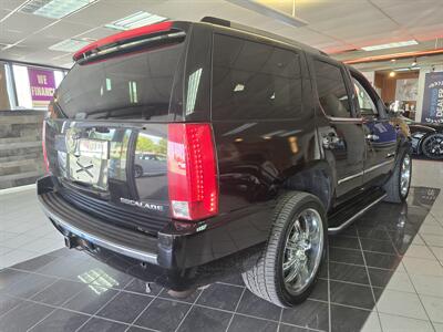 2011 Cadillac Escalade Luxury Collection 4DR SUV AWD   - Photo 4 - Hamilton, OH 45015