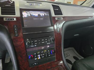 2011 Cadillac Escalade Luxury Collection 4DR SUV AWD   - Photo 28 - Hamilton, OH 45015