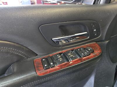 2011 Cadillac Escalade Luxury Collection 4DR SUV AWD   - Photo 24 - Hamilton, OH 45015