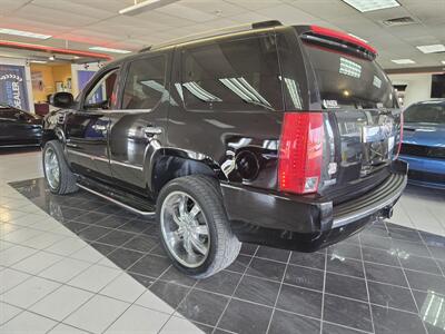 2011 Cadillac Escalade Luxury Collection 4DR SUV AWD   - Photo 6 - Hamilton, OH 45015