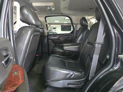 2011 Cadillac Escalade Luxury Collection 4DR SUV AWD   - Photo 12 - Hamilton, OH 45015