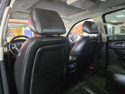 2011 Cadillac Escalade Luxury Collection 4DR SUV AWD   - Photo 11 - Hamilton, OH 45015