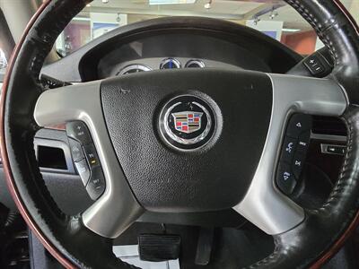 2011 Cadillac Escalade Luxury Collection 4DR SUV AWD   - Photo 30 - Hamilton, OH 45015