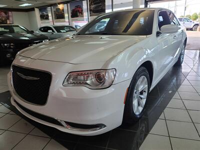 2015 Chrysler 300 Series Limited 4DR SEDAN   - Photo 2 - Hamilton, OH 45015