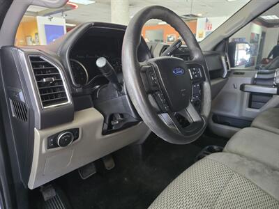 2015 Ford F-150 XLT   - Photo 8 - Hamilton, OH 45015