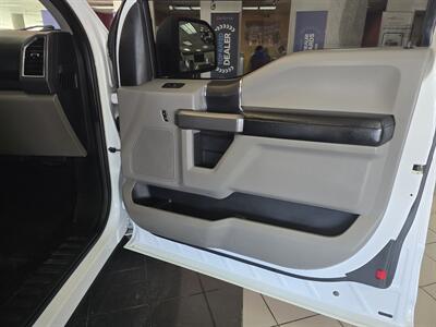 2015 Ford F-150 XLT   - Photo 12 - Hamilton, OH 45015