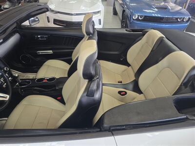 2017 Ford Mustang EcoBoost Premium 2DR CONVERTIBLE - Photo 28 - Hamilton, OH 45015