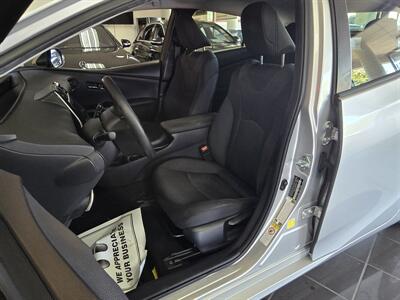 2016 Toyota Prius Two 4DR HATCHBACK - Photo 10 - Hamilton, OH 45015