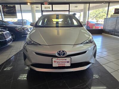 2016 Toyota Prius Two 4DR HATCHBACK - Photo 3 - Hamilton, OH 45015