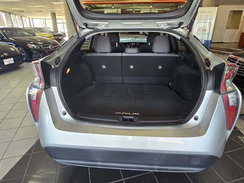 2016 Toyota Prius Two 4DR HATCHBACK - Photo 34 - Hamilton, OH 45015
