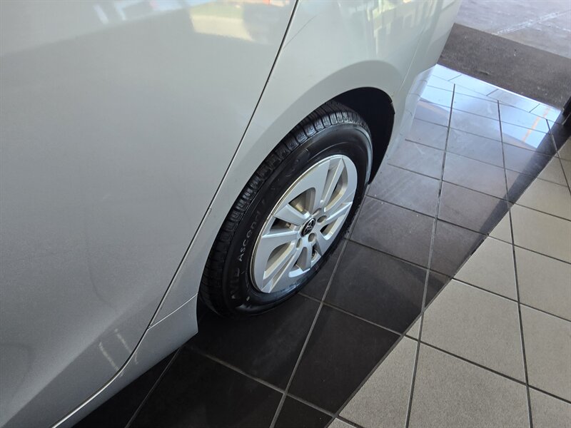 2016 Toyota Prius Two 4DR HATCHBACK - Photo 36 - Hamilton, OH 45015