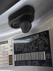 2016 Toyota Prius Two 4DR HATCHBACK - Photo 38 - Hamilton, OH 45015