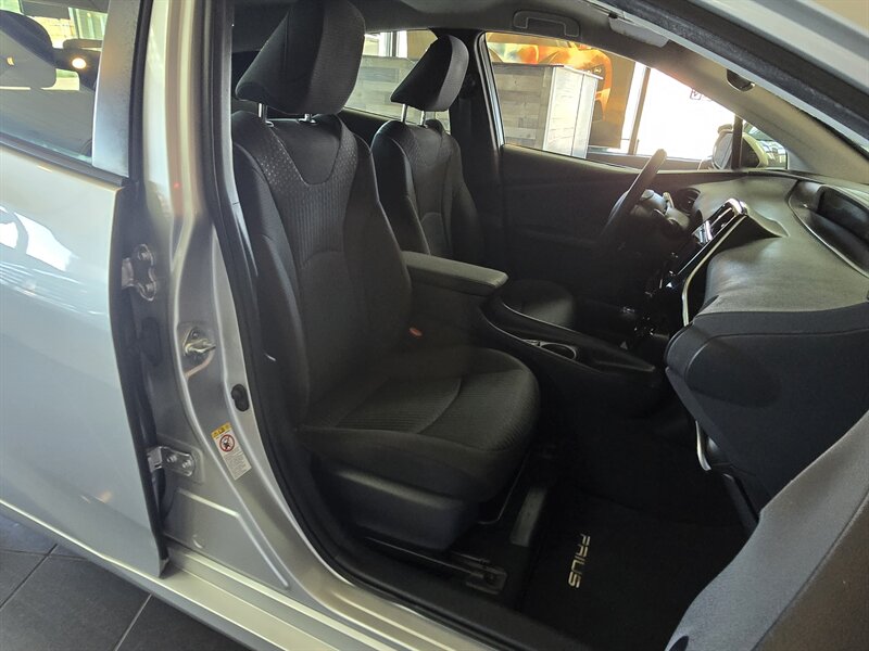 2016 Toyota Prius Two 4DR HATCHBACK - Photo 15 - Hamilton, OH 45015