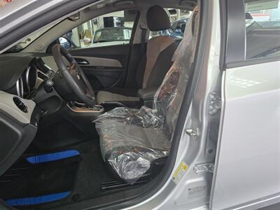 2015 Chevrolet Cruze LS Auto   - Photo 9 - Hamilton, OH 45015