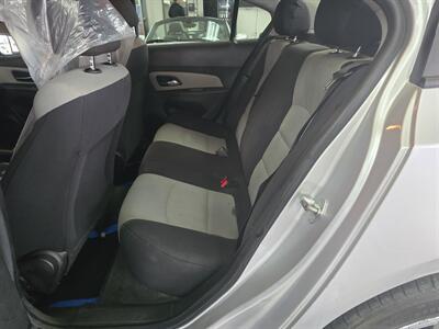 2015 Chevrolet Cruze LS Auto   - Photo 10 - Hamilton, OH 45015