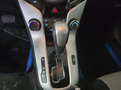 2015 Chevrolet Cruze LS Auto   - Photo 18 - Hamilton, OH 45015