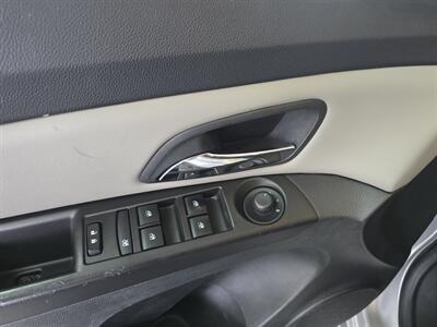 2015 Chevrolet Cruze LS Auto   - Photo 17 - Hamilton, OH 45015