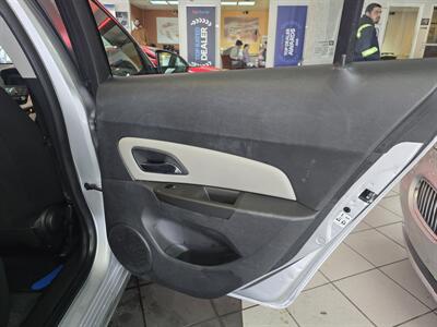 2015 Chevrolet Cruze LS Auto   - Photo 15 - Hamilton, OH 45015