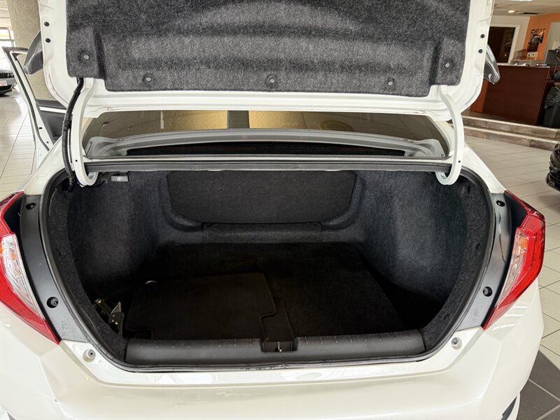 2020 Honda Civic LX - Photo 26 - Hamilton, OH 45015