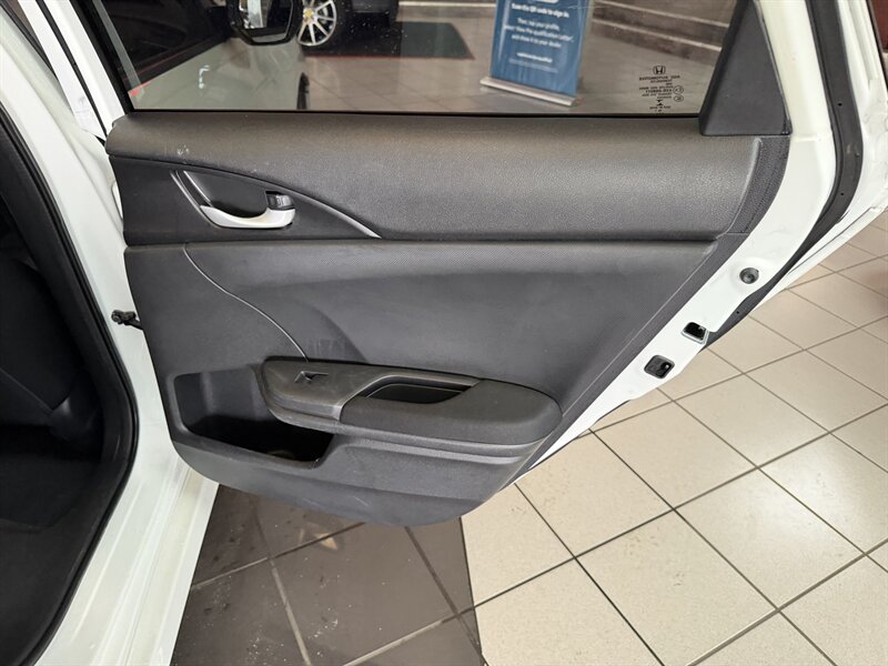 2020 Honda Civic LX - Photo 19 - Hamilton, OH 45015