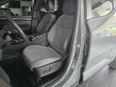 2024 Hyundai SANTA CRUZ SEL 4DR CREW CAB AWD   - Photo 9 - Hamilton, OH 45015