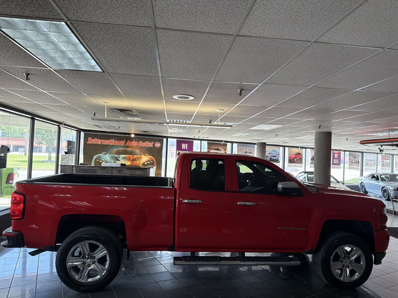 2017 Chevrolet Silverado 1500 Custom 4DR EXTENDED CAB - Photo 5 - Hamilton, OH 45015