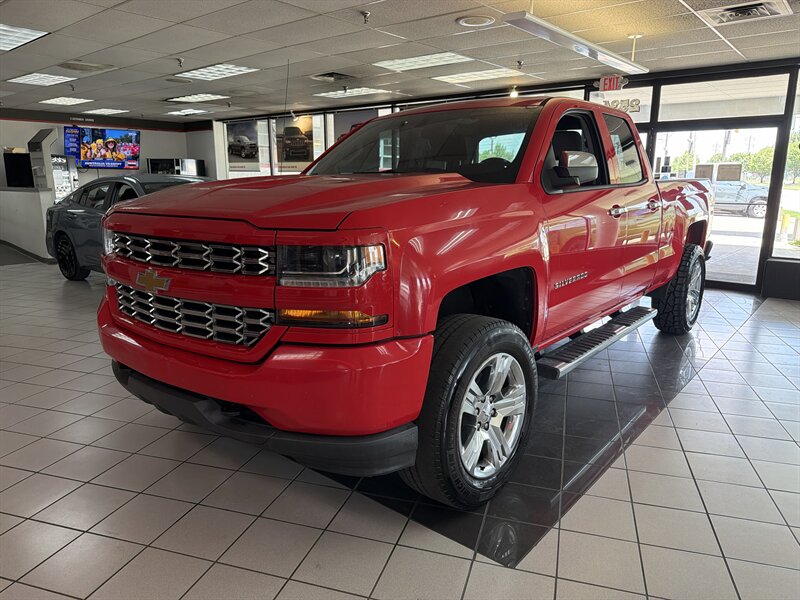 2017 Chevrolet Silverado 1500 Custom 4DR EXTENDED CAB   - Photo 1 - Hamilton, OH 45015