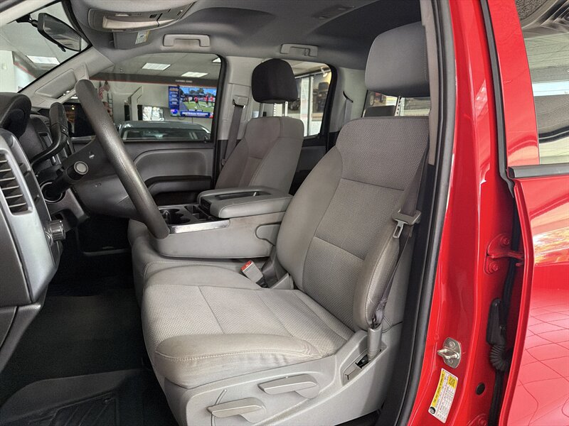 2017 Chevrolet Silverado 1500 Custom 4DR EXTENDED CAB - Photo 12 - Hamilton, OH 45015