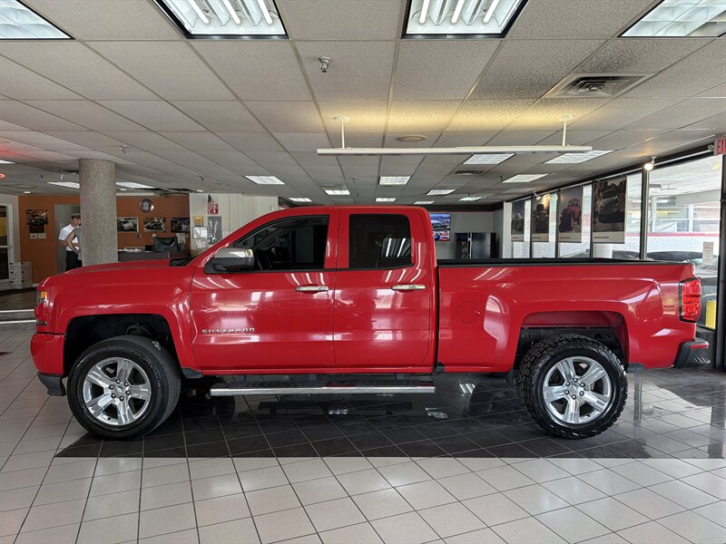 2017 Chevrolet Silverado 1500 Custom 4DR EXTENDED CAB - Photo 2 - Hamilton, OH 45015