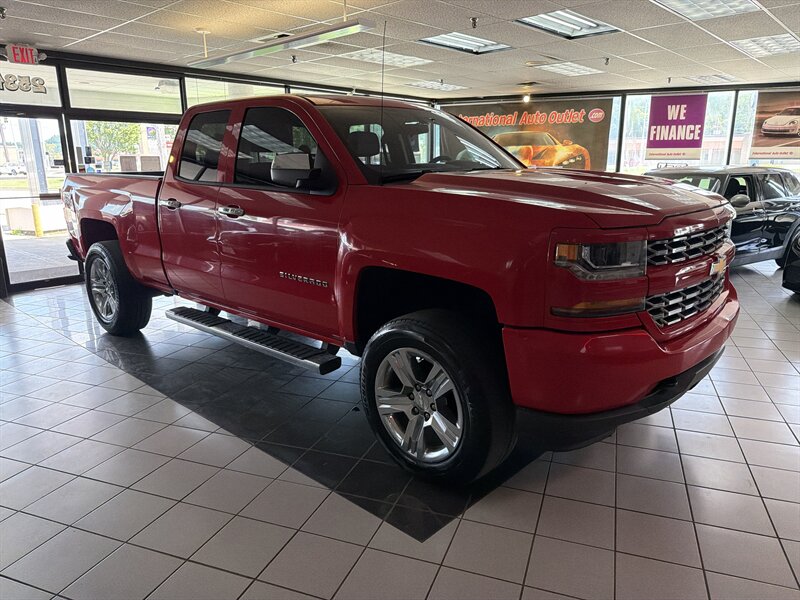 2017 Chevrolet Silverado 1500 Custom 4DR EXTENDED CAB - Photo 4 - Hamilton, OH 45015